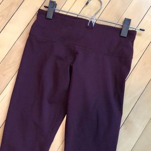 Size 4 eggplant Lululemon Wunder under crop pants